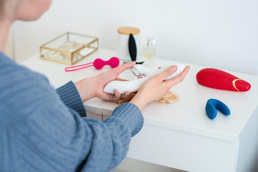 Glass, Silicone, or Metal: Which Toy Material Feels Best?